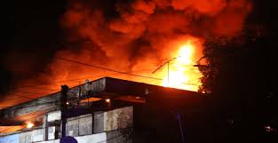 Mercados que atesoran cajas negras: El centralismo devorador en El Salvador.