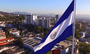 EL SALVADOR convertido en finca. “Gobierno sin límites, pueblo sin derechos.”