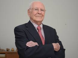 Muere el exvicepresidente salvadoreño Enrique Borgo Bustamante.