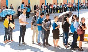 ¿A QUÉ ASPIRAN LOS JÓVENES?