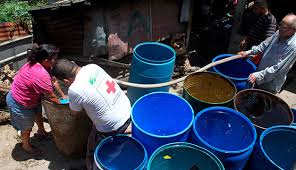 SUFRIMIENTO POR FALTA DE AGUA. El precio de la incompetencia y el vicio de la culpa.