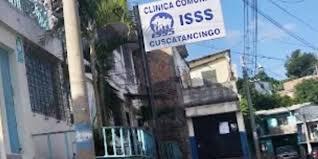 Falta de especialistas y exámenes de laboratorio desespera a usuarios del ISSS.