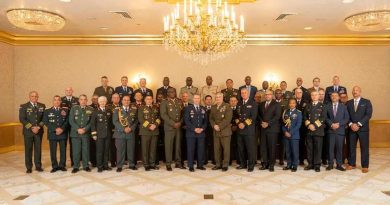 Una cumbre militar para someterse a EEUU