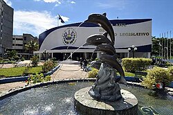 Inseguridad política y electoral en El Salvador: democracia bajo presión.