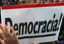 Sin idealizar la democracia, hay que rescatarla.