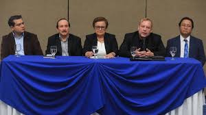 Ante los ventrílocuos del poder y los nuevos bufones de palacio «que el pueblo haga oír su voz».