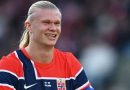 Erling Haaland, el jugador noruego que la rompe en la cancha y también en las redes. Erling Haaland, el jugador noruego que la rompe en la cancha y también en las redes.