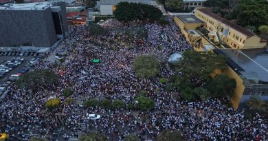 Masiva participación en plantones por la defensa de la democracia y el Poder Judicial en Costa Rica.
