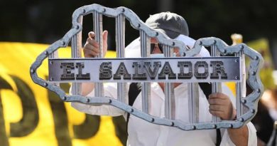 Entre fiestas agostinas y el olvido de los apresados inocentes sin causa.