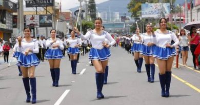 A propósito del 15 de septiembre. TRENOS DE EXILIO.